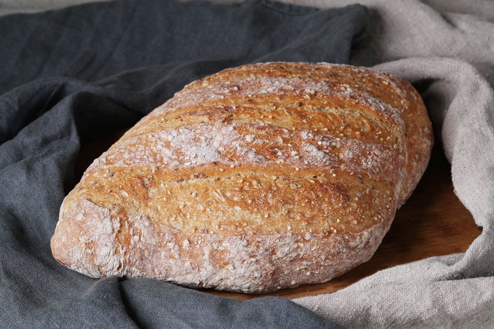 Starší chléb zachrání jednoduchý trik. V sáčku vydrží čerstvý i několik dní