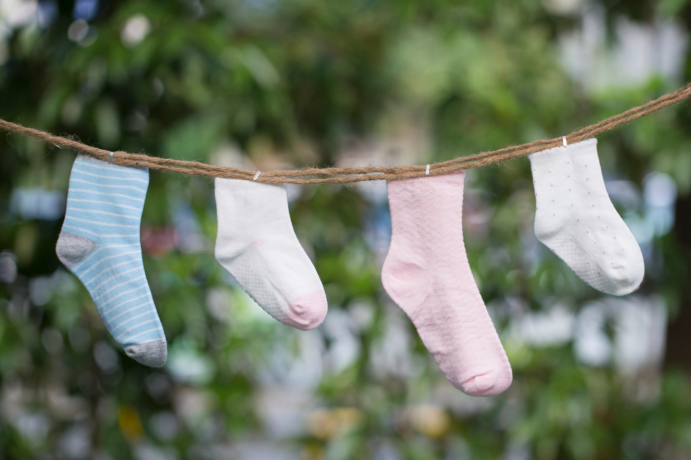 Nejlepší triky pro praní ponožek: díky sodě a octu budou znovu zářit čistotou