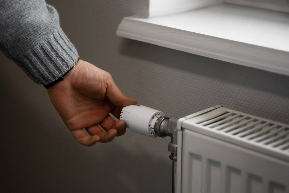Účty na vytápění sníží hliníková fólie. Instalovaná za radiátorem pomůže udržet teplo v bytě