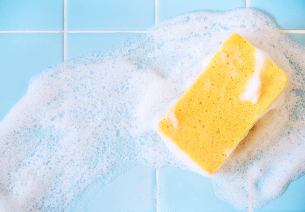 sponge-washing-with-foam