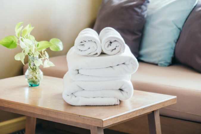 stack-towel-table