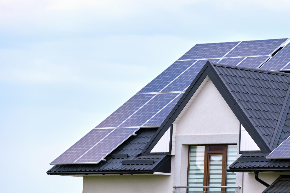 Residential House With Rooftop Covered With Solar Photovoltaic Panels Producing Clean Ecological Electrical Energy Suburban Rural Area Concept Autonomous Home (1)