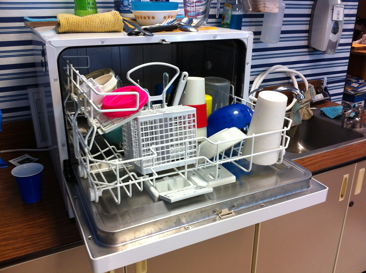 dishwasher-526358_1280