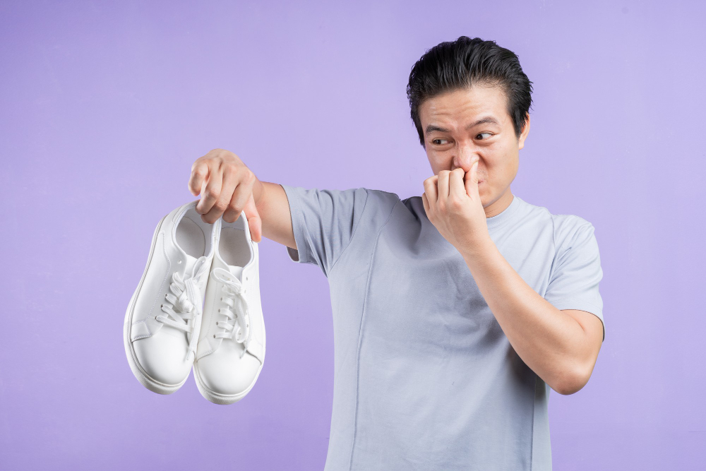 Rozlučte se s nepříjemným zápachem v botách. Doma najdete hned několik účinných prostředků