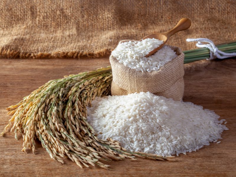 Sáček rýže v lednici udrží potraviny čerstvé a zabrání nepříjemným pachům. Má to ale podmínku